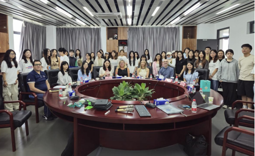 色情直播
与美国密歇根州立大学签署战略合作协议